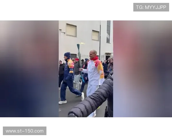 体育精神点亮冬奥梦想阿莱格里周三博尔戈马内罗圣火传递行走